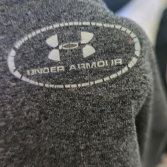 Under Armour Womens V Neck Tee Shirt Grey Size Small (See measurements) - Picture 3 of 3